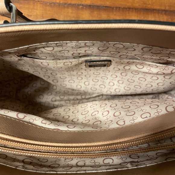 Guess Floral Tote - Picture 9 of 12